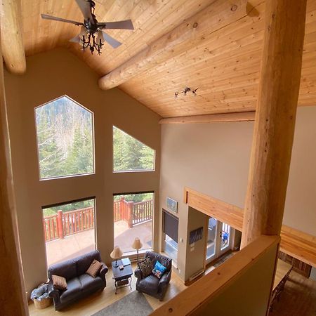 Morrisey Chalet At Sun Peaks Exteriör bild