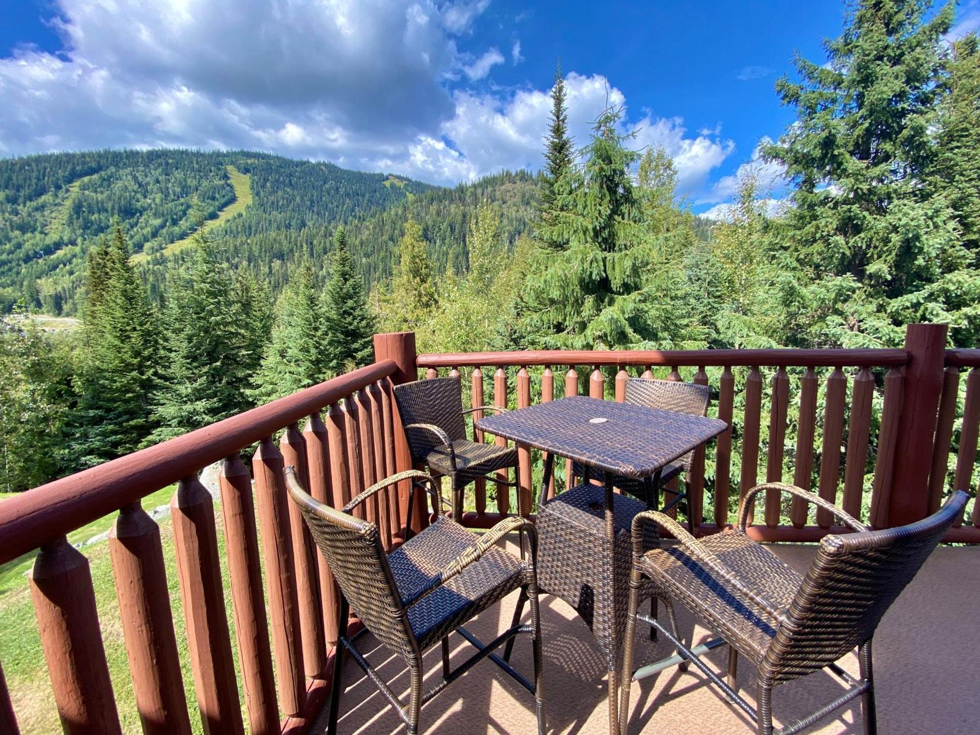 Morrisey Chalet At Sun Peaks Exteriör bild