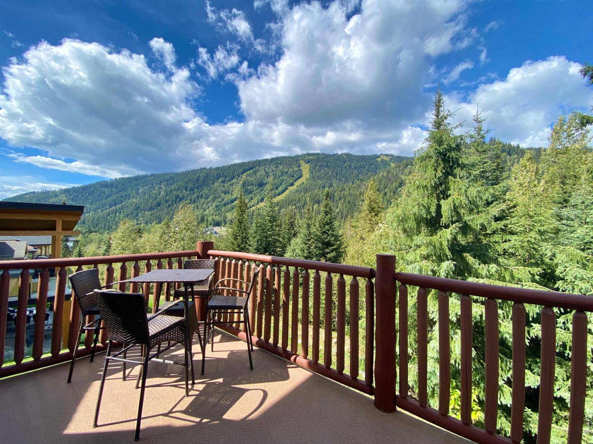 Morrisey Chalet At Sun Peaks Exteriör bild
