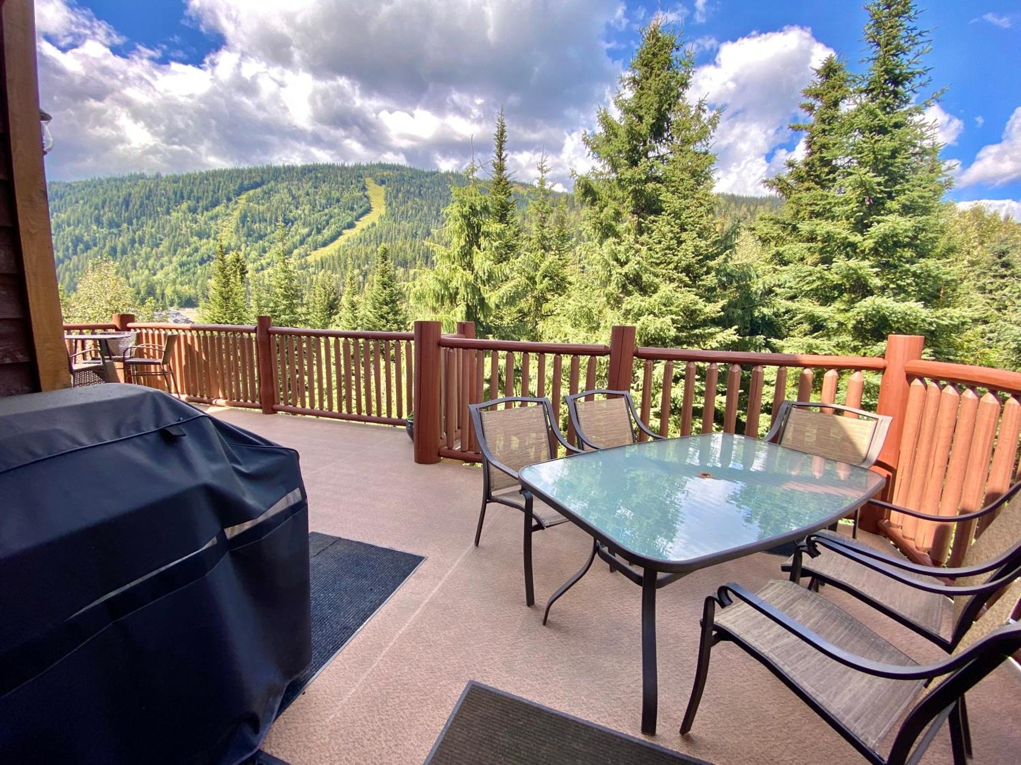 Morrisey Chalet At Sun Peaks Exteriör bild