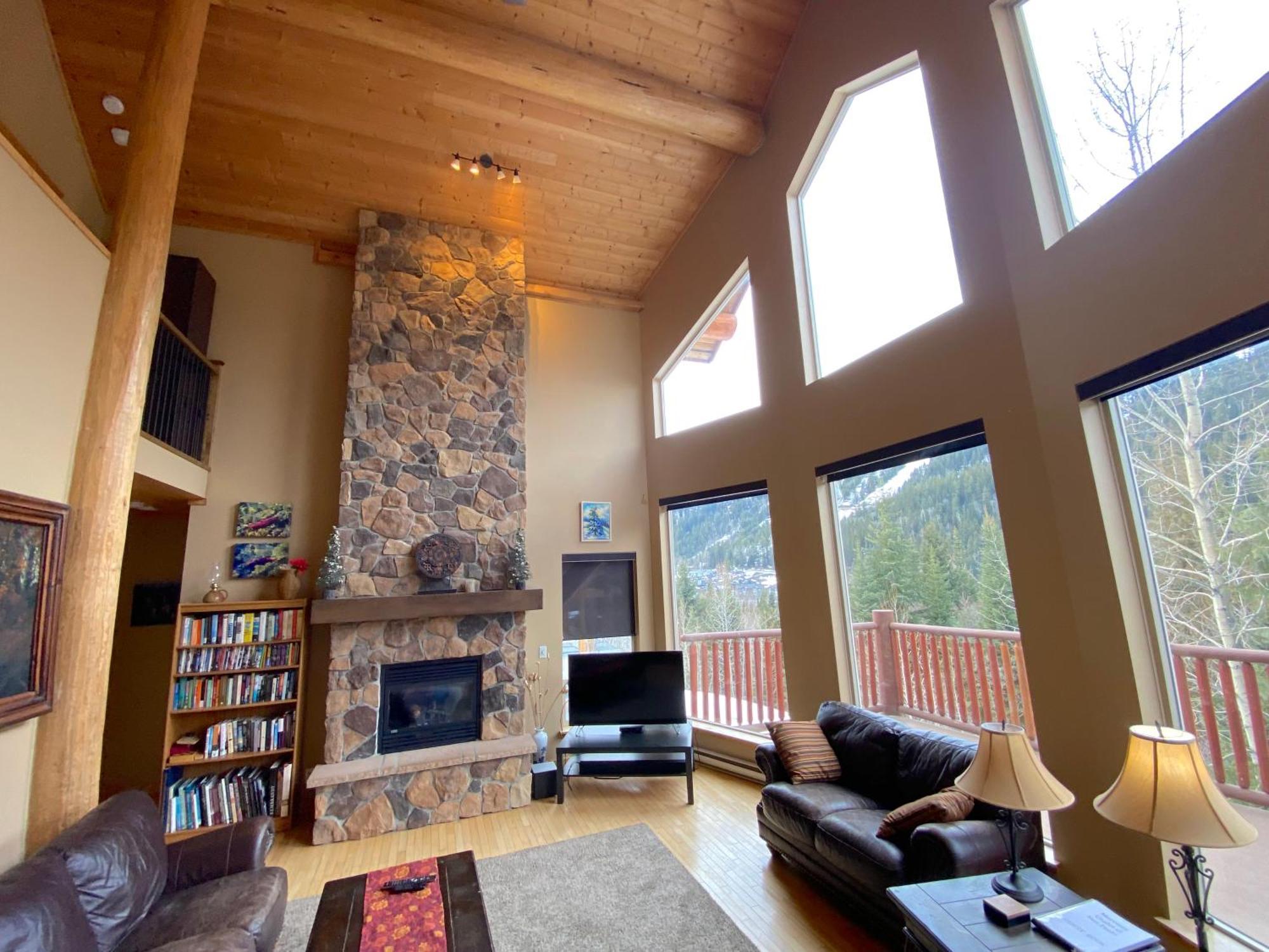 Morrisey Chalet At Sun Peaks Exteriör bild